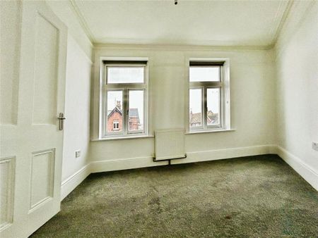 3 bedroom flat to rent - Photo 5