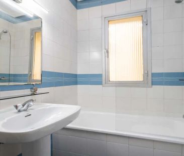 Room in a shared 7-bedroom apartment for rent in Castellana - Foto 2