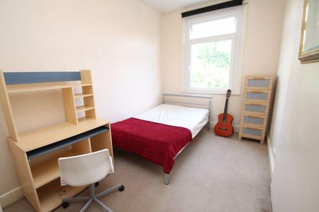 4 bedroom terraced house to rent - Photo 5