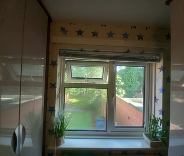 1 bedroom in a house share to rent - Photo 3 | Rentumo