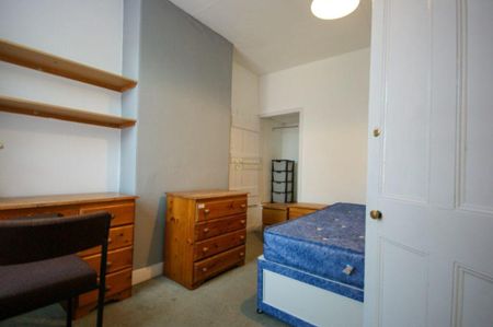 3 bedroom terraced house to rent - Photo 4