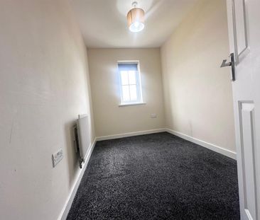 4 bed semi-detached house to rent in Leyland Road, Burnley, BB11 - Photo 2