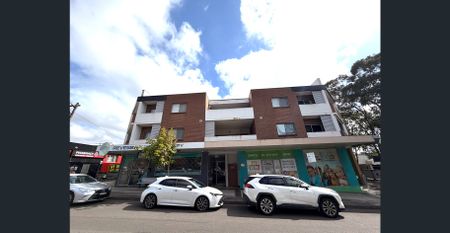 Location right next to shops and station - Photo 3