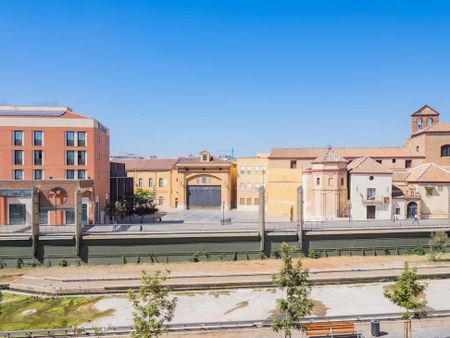 Pasillo de Atocha, Málaga, Andalusia 29005 - Photo 3