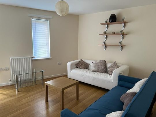 2 Bed Flat, Craigmillar Castle Road, EH16 - Photo 1