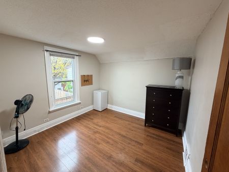 For Lease - 201 Darling Street, Brantford, Ontario - Photo 3