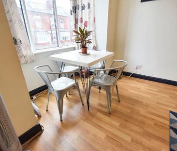 4 bedroom terraced house to rent - Photo 3