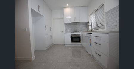 Almost brand new townhouse in ALTONA BEACH - Photo 3