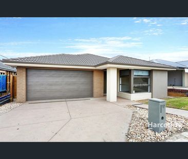 10 Illawara Drive, Mickleham, Vic 3064 - Photo 1