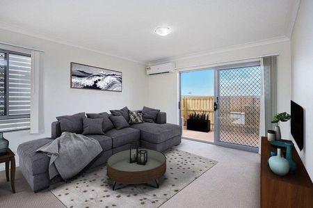 Central Two Bedroom Unit! - Photo 2