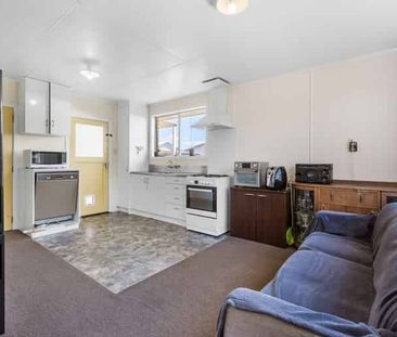 Charming 3BR Home in Bell Block - Photo 1