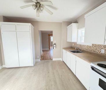 Renovated charming 1 bed 1 bath flat in Downtown Dartmouth - Photo 2