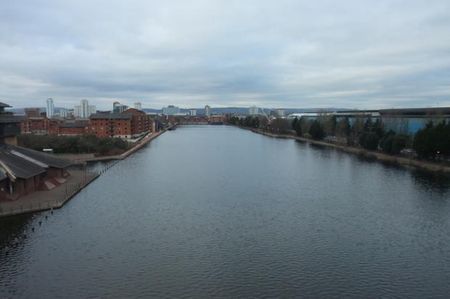 WATERQUARTER CARDIFF BAY FURNISHED TWO BEDROOM PENTHOUSE WITH BALCONY AND WATER VIEWS - Photo 4