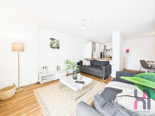 3 bedroom flat to rent - Photo 1