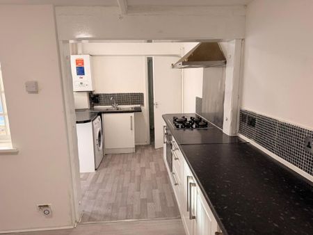 2 bedroom semi-detached house to rent - Photo 4