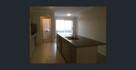 TWO BEDROOM HOME. LOW MAINTENANCE - Photo 4