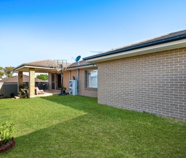 Spacious & Stylish Family Living in a Quiet Rosemeadow Cul-de-Sac - Photo 3