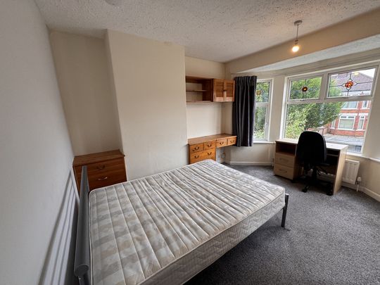 Temple Avenue, Tang Hall - P1515 - Photo 1