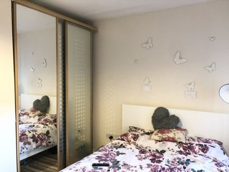 Tallis Court, Kidman Close, RM2 6GH, Property for rent - Photo 2