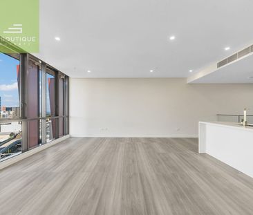Split Level 3 Bedroom Penthouse - Discover Brand New Luxury Living! - Photo 4