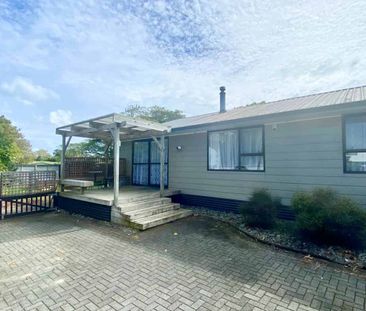 Fully Fenced Family Home - Photo 5