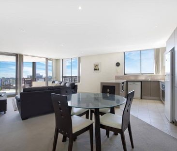 Fully Furnished - 2 Bedroom unit in the heart of the CBD - Photo 3