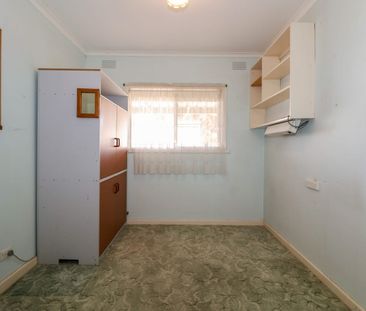 Spacious Family Home in Convenient Location - Photo 3
