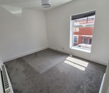 2 Bed Terraced House, Beverley St, M9 - Photo 3