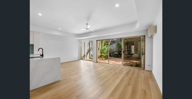 Massive Renovated Townhouse in Auchenflower - Photo 1