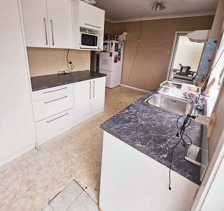 2 Bedrooms Unit - Handy Location - Photo 5