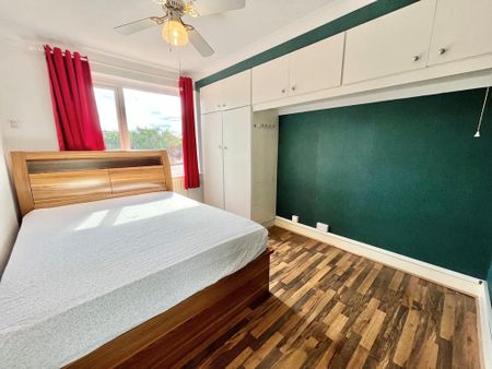 5 bedroom semi-detached house to rent - Photo 5