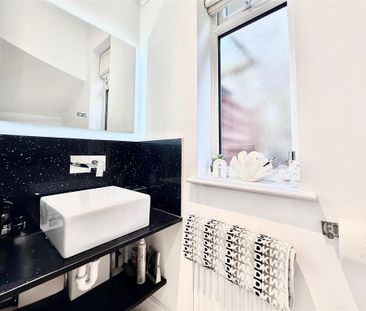 4 bedroom detached house to rent - Photo 3