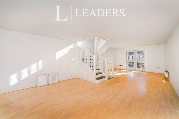 3 bedroom house to rent Gloucester Road, Brighton, East Sussex, BN1 - Photo 1