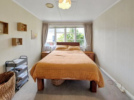 Naenae Living - Photo 2