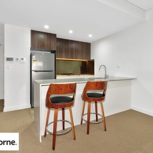 Modern Apartment - Photo 2