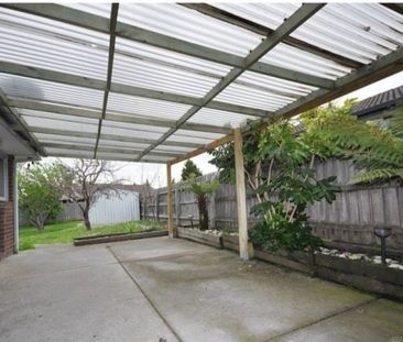 Conveniently Located - Photo 5