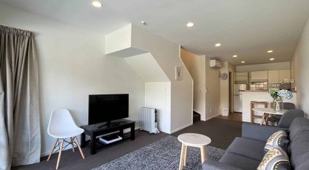 Clean and Tidy Two-Bedroom Apartment with Stunning Views - Photo 2