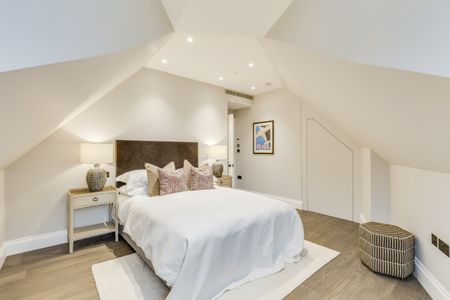 St. Johns Wood High Street, St John's Wood, London, NW8 7SH - Photo 3