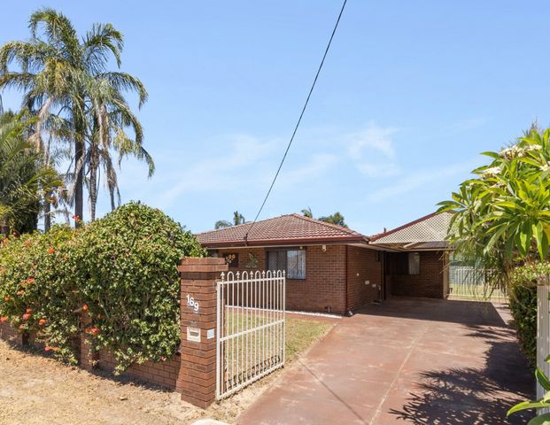 LARGE 4x2 WITH POWERED SHED - Photo 1