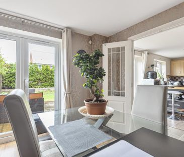 4 bedroom detached house to rent - Photo 2