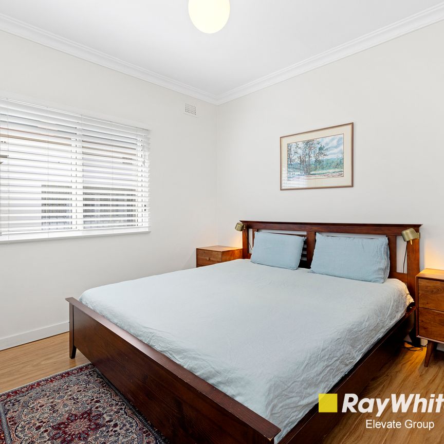 33 Old Canterbury Road, Lewisham NSW 2049 - House For Rent | Domain - Photo 1