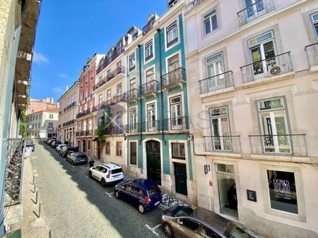 Luxury Apartment for rent in Chiado (Encarnacao), Lisbon - Photo 3