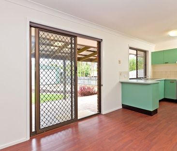 Lovely 3 Bedroom Low Set Home in the Heart of the Bayside - Photo 4