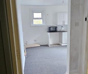 Studio to rent - Photo 6