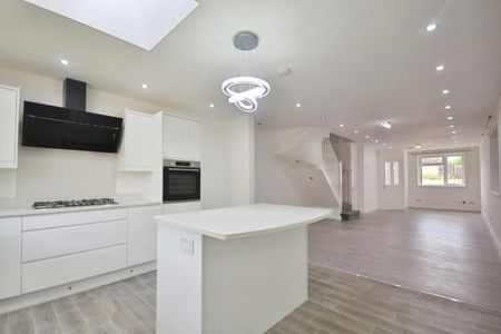 2 bedroom House To Let - Photo 3