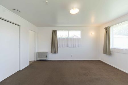 Four Bedroom Family Home - Photo 3