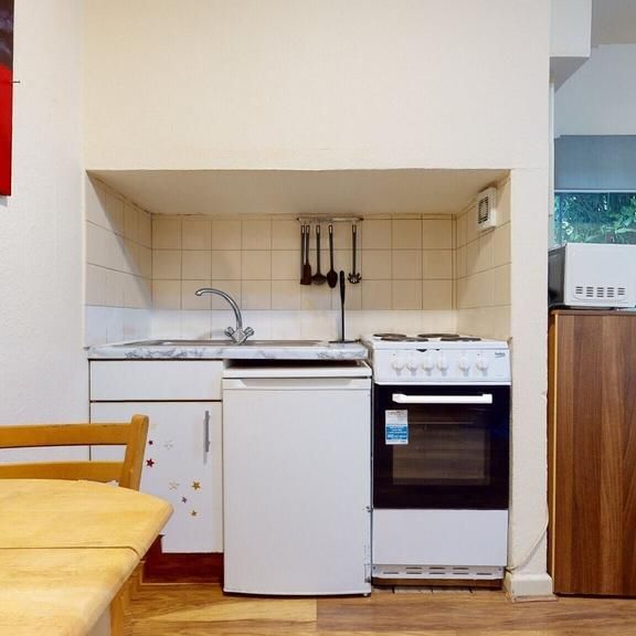 Studio to rent - Photo 1