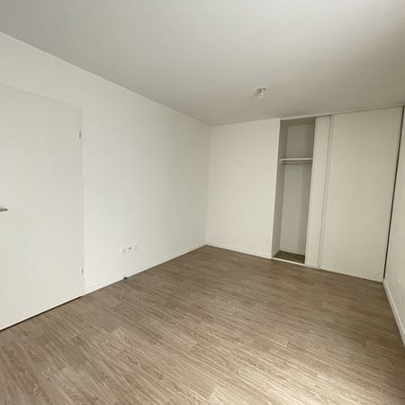 Location Appartement 2 pièces 43m² - Photo 3