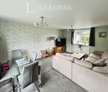 3 bedroom house to rent Bay View Crescent, Little Oakley, CO12 - Photo 3
