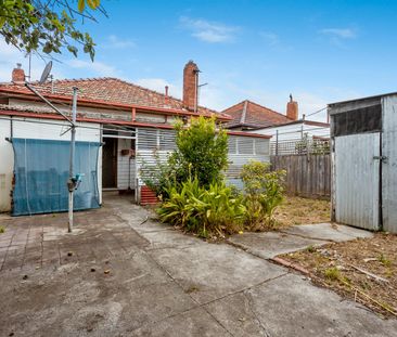 Stylish 2-Bedroom Home with Renovated Interiors on Williamstown Road - Photo 5